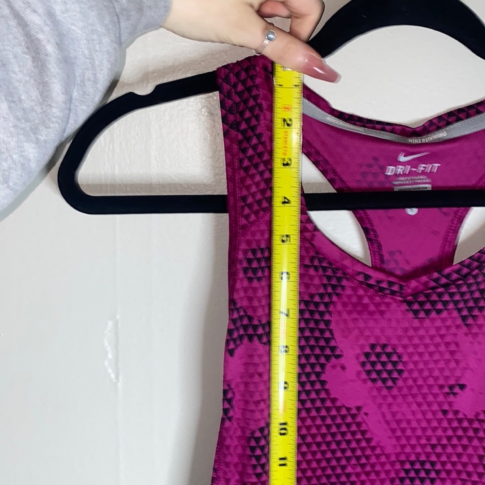 🪼Pink and black Nike Dri-fit tank top! - Picture 3 of 6